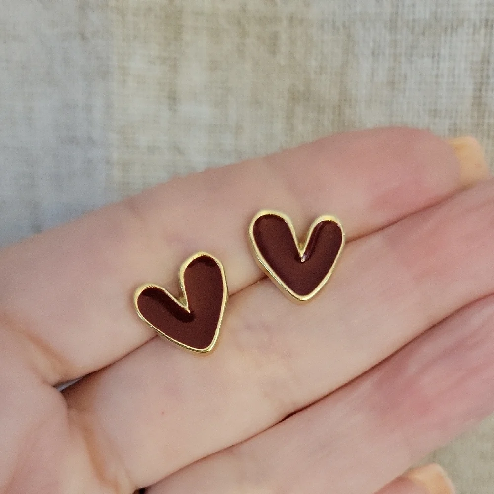 BURGUNDY HEART STUD EARRINGS - Picture 7 of 7